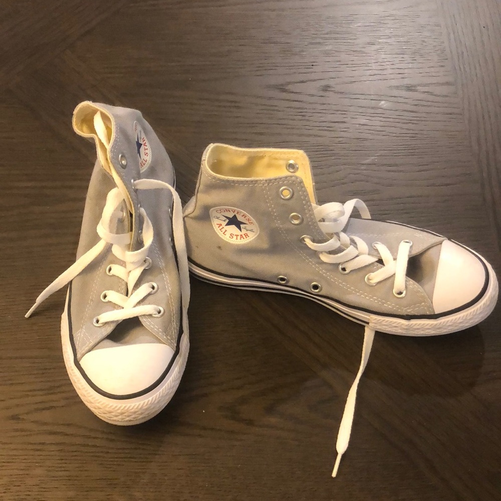Gray Converse all star chuck Taylor